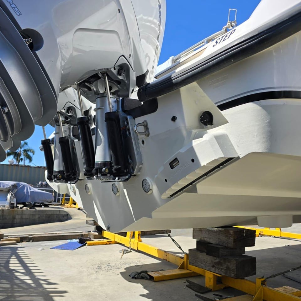 Humphree Lightning retrofit on Boston Whaler